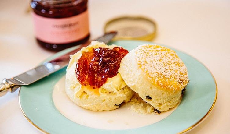 รูปภาพนี้มี Alt แอตทริบิวต์เป็นค่าว่าง ชื่อไฟล์คือ vppref2sggcdp4v2vgsn_djts-scones.jpg